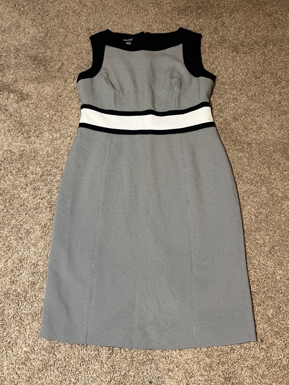 Nine West Black and White Lined Sleeveless Sheath Dress